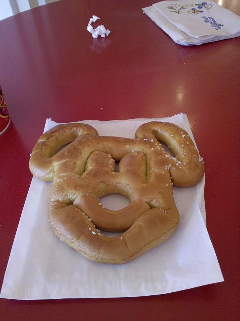 mickey pretzel2.jpg